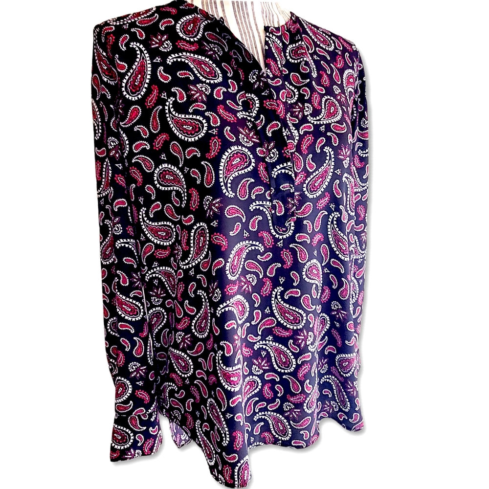 Paisley Black, Red, and White Long Sleeve Premise Studios High Low Tunic T Sz M - Picture 2 of 11